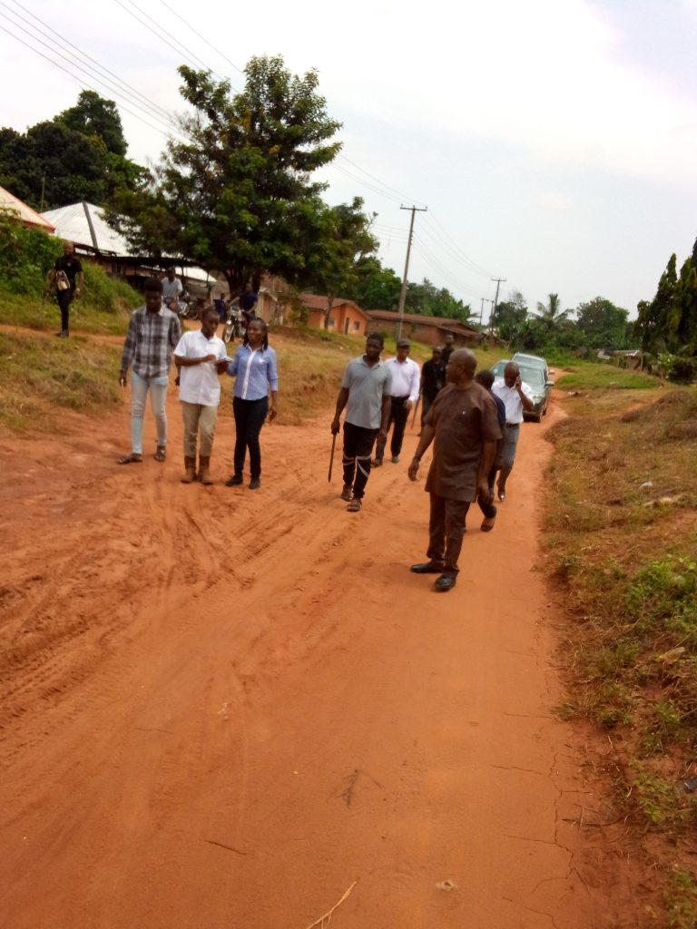 Joy as Delta Govt responds to banneronlinenews story on bad state of Adonte Road; officials visit town, take inventory of bad spots