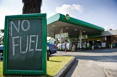 For hoarding fuel, monitoring officials arrest Rainoil staff, Dwell staff for selling above pump price