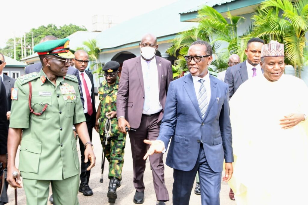 Asaba 2022: Intensify civil-military rapport for enhanced info gathering, Okowa urges Army chiefs, tasks military on troops’ welfare