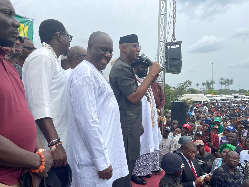 Tinubu, Omo-Agege, donate N200m relief materials, cash to displaced flood victims in Delta; aviation Strike Stalls Tinubu visit, chopper movement