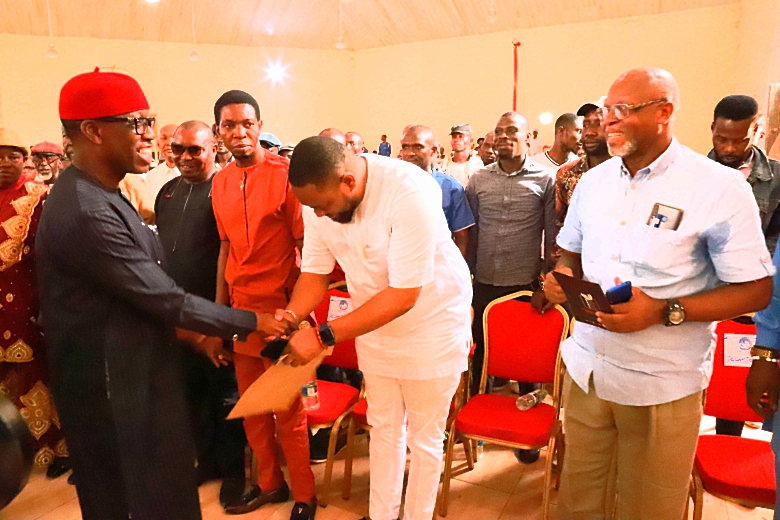 PDP’s manifesto bears solution to Nigeria’s challenges, says Okowa; receives APC defectors to PDP