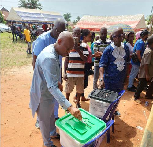 Guber/State Assembly Elections: Reps Minority Leader Elumelu performs civic Duty In Onicha-Uku, decries voter apathy